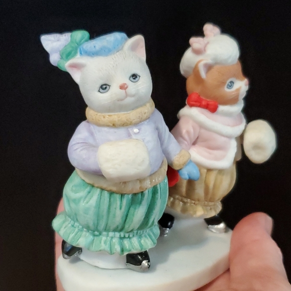 Altered Kitty Cucumber VTG Christmas Winter Decor 1992 Porcelain Ice Skaters - Picture 12 of 15